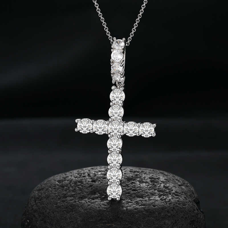COLGANTE DE CRUZ MOISSANITA VVS - PLATA 925 - ORO BLANCO - Bling del Barrio
