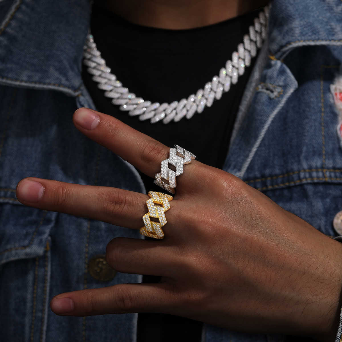 ANILLO CUBANO ROMBOIDE DE MOISSANITA VVS - PLATA 925 - ORO BLANCO - Bling del Barrio