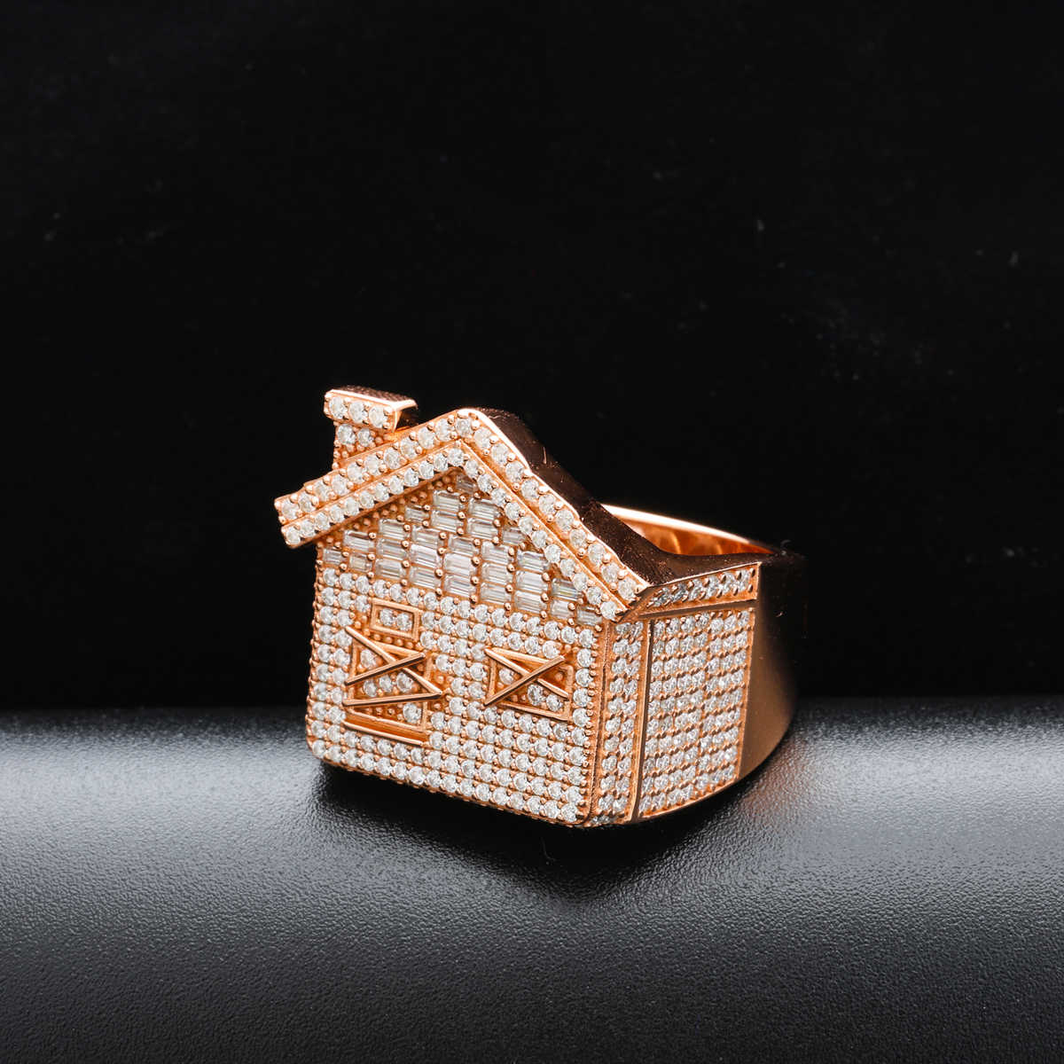 ANILLO DE CASA CON MOISSANITA VVS - ORO ROSA - PLATA 925 - Bling del Barrio
