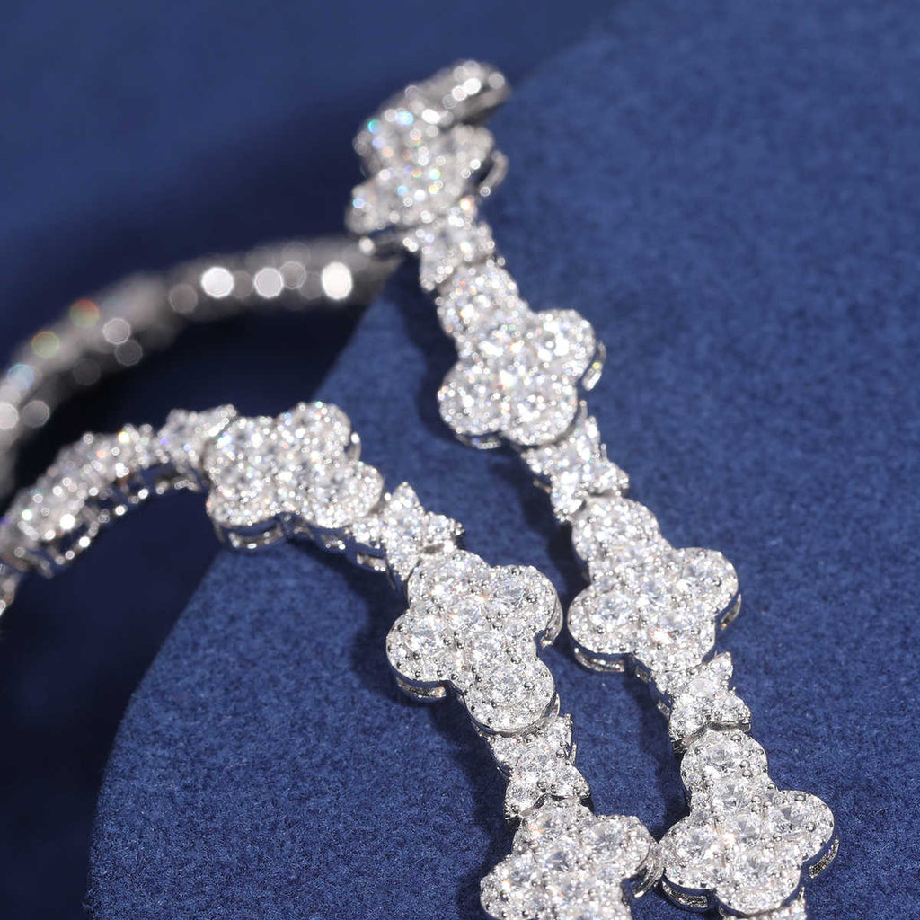 CADENA DE ESLABONES CRUZADOS CON ESTRELLAS MOISSANITA VVS - PLATA 925 - ORO BLANCO - Bling del Barrio