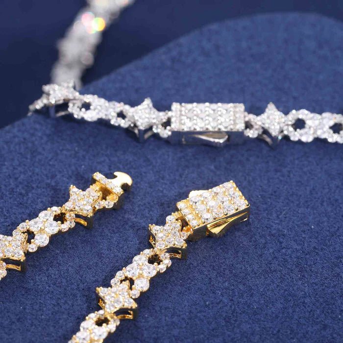 CADENA SÍMBOLO INFINITO Y ESTRELLAS MOISSANITA VVS 8mm - ORO BLANCO - PLATA 925 - Bling del Barrio