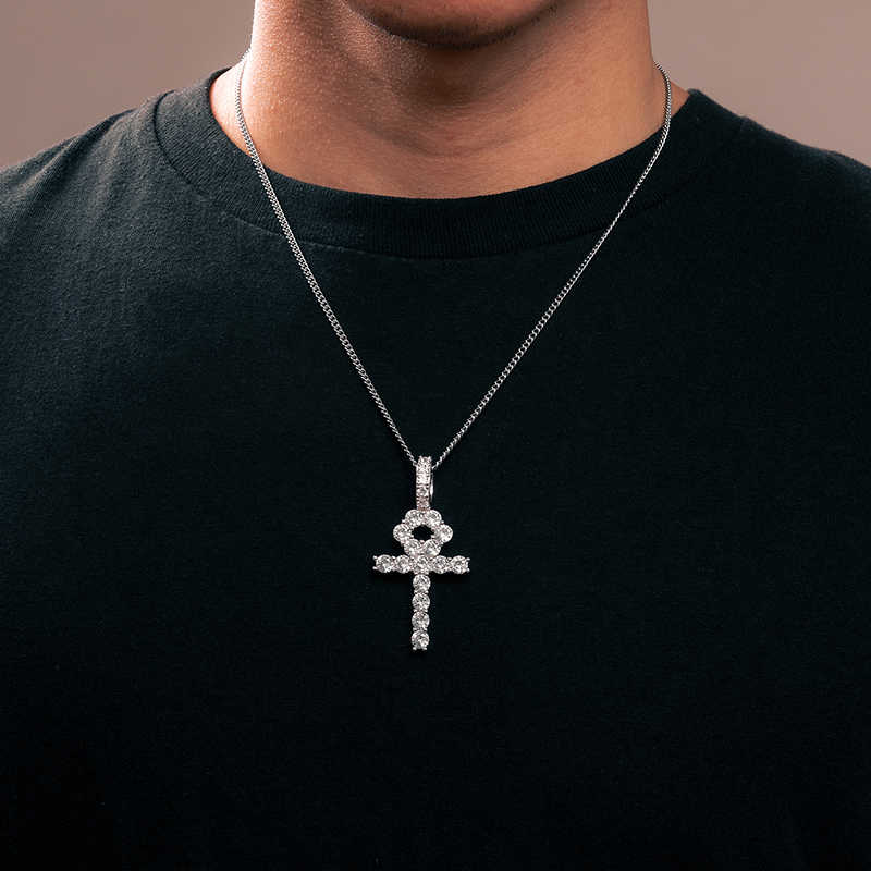 COLGANTE CRUZ DE JESÚS EN MOISSANITA VVS - PLATA 925 - ORO BLANCO - Bling del Barrio