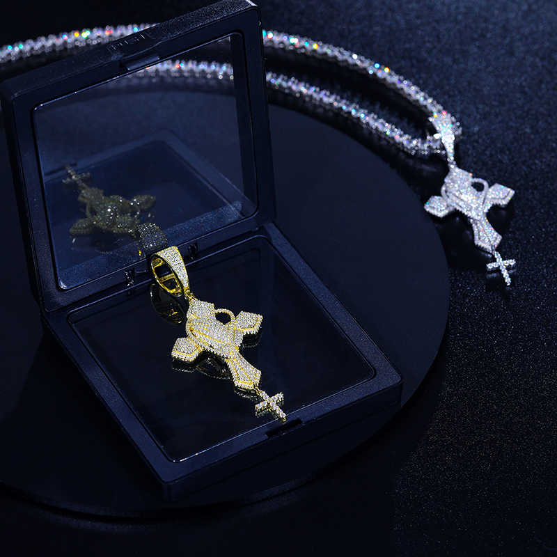 COLGANTE CRUZ DE ORACIÓN EN MOISSANITA VVS - PLATA 925 - ORO BLANCO - Bling del Barrio
