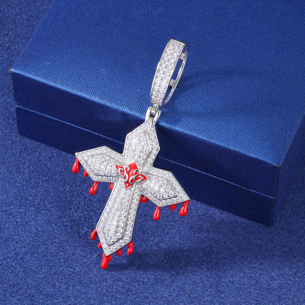 COLGANTE CRUZ "DRIPPING BLOOD" CON MOISSANITA VVS EN PLATA 925 - ORO/ORO BLANCO - Bling del Barrio