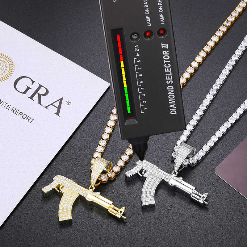 COLGANTE DE AK47 MOISSANITA VVS - PLATA 925 - ORO - Bling del Barrio
