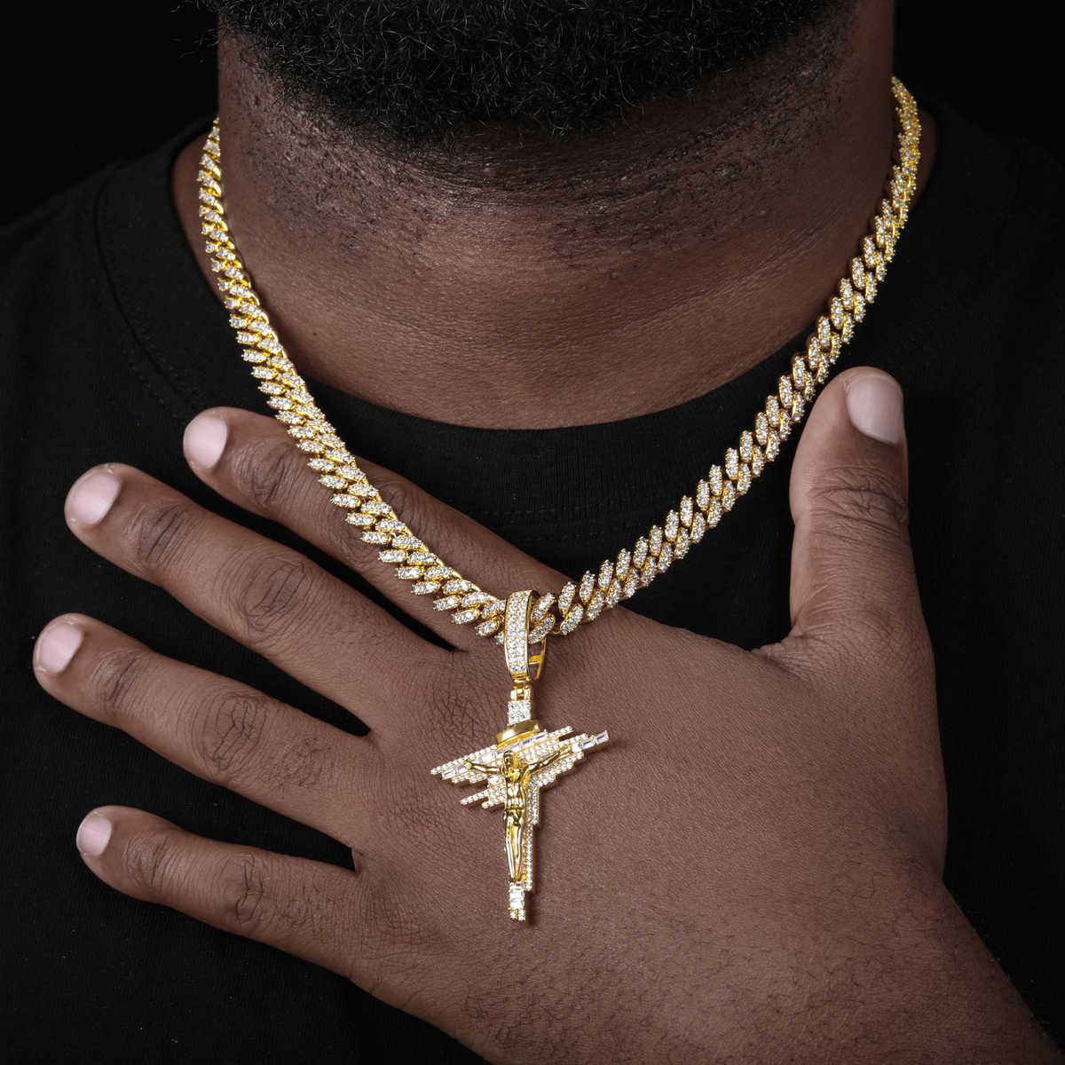COLGANTE DE CRUCIFIJO JESÚS CON MOISSANITA VVS - ORO BLANCO/ORO - PLATA 925 - Bling del Barrio