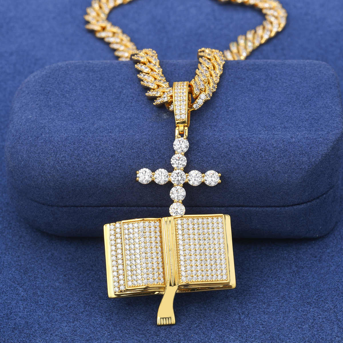COLGANTE DE CRUZ BÍBLICA MOISSANITA VVS - PLATA 925 - ORO - Bling del Barrio