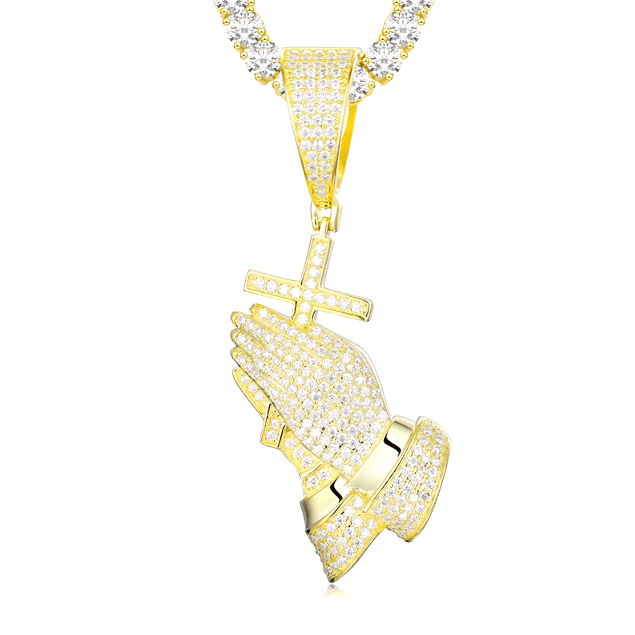 COLGANTE DE CRUZ CON MANOS JUNTAS DE MOISSANITA VVS - PLATA 925 - ORO - Bling del Barrio