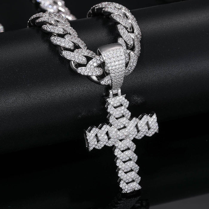 COLGANTE DE CRUZ CUBANA MOISSANITA VVS - ORO BLANCO - PLATA 925 - Bling del Barrio