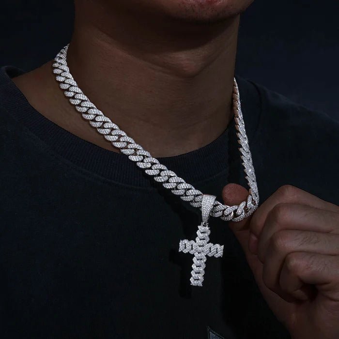 COLGANTE DE CRUZ CUBANA MOISSANITA VVS - ORO BLANCO - PLATA 925 - Bling del Barrio