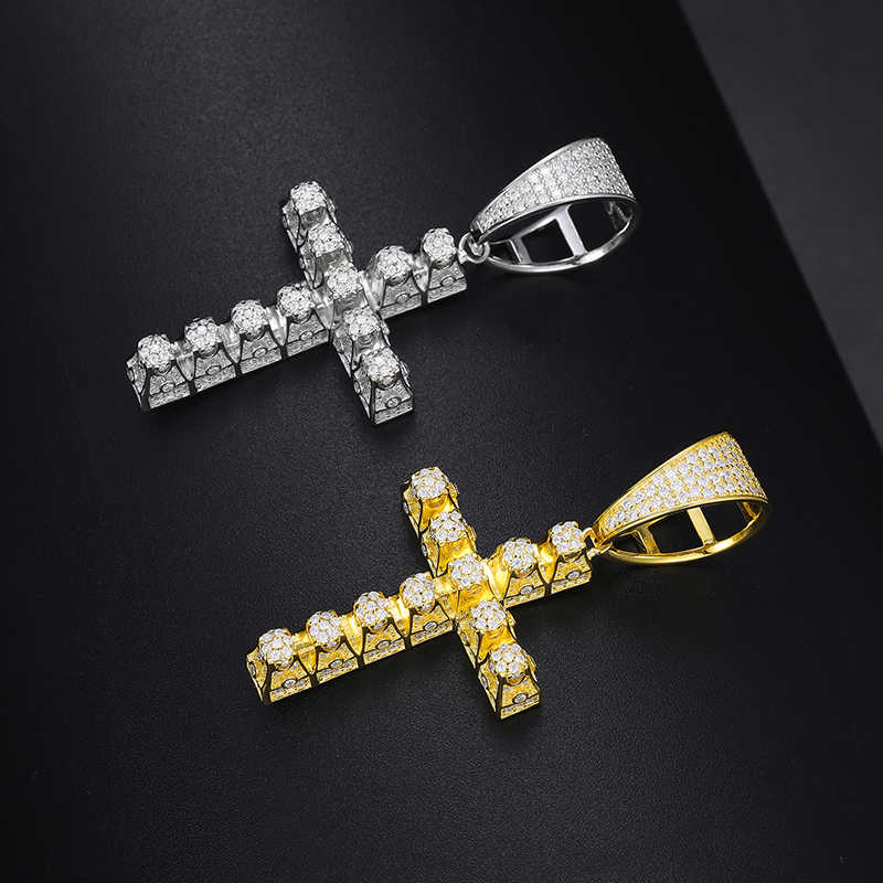 COLGANTE DE CRUZ FARO MOISSANITA VVS - PLATA 925 - ORO - Bling del Barrio