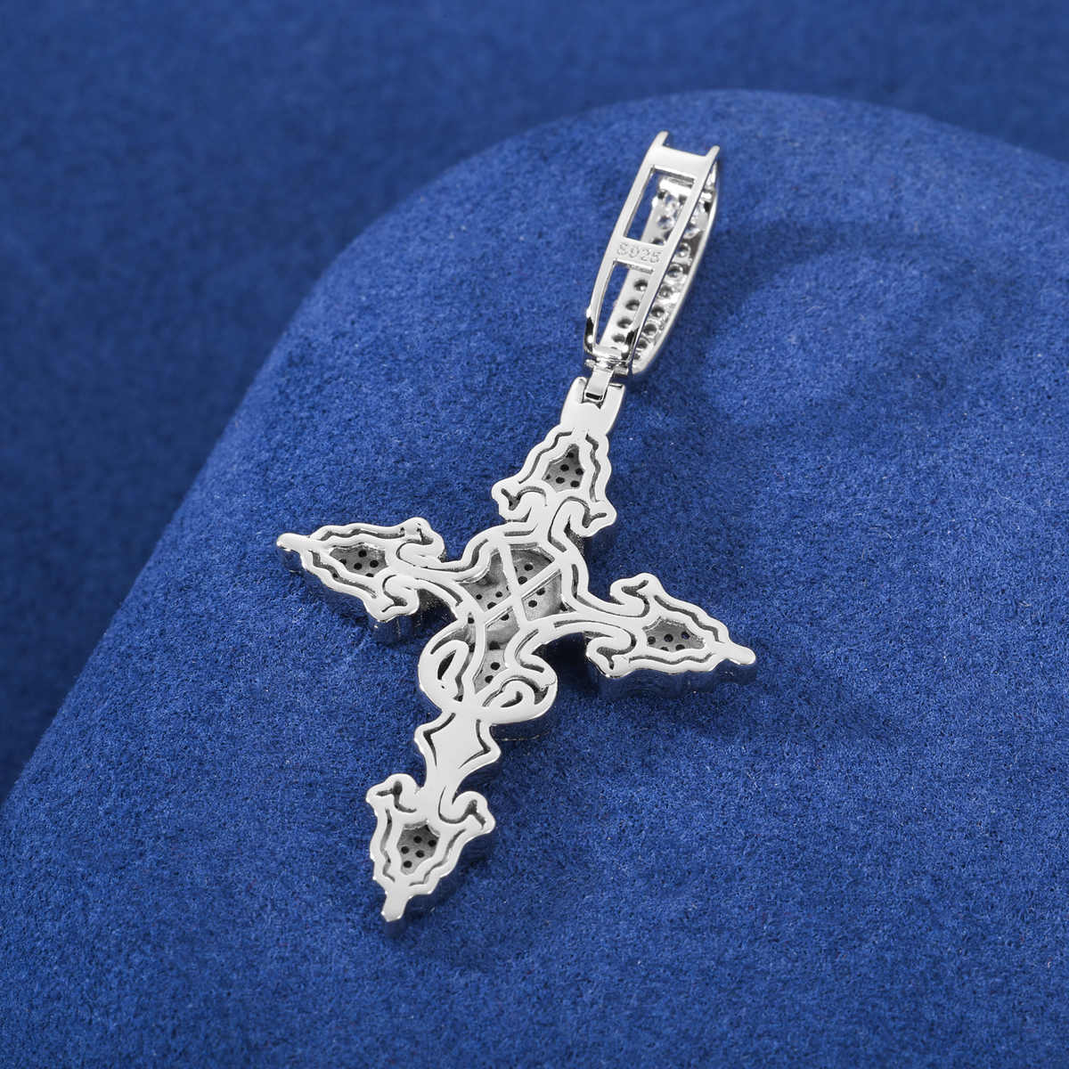 COLGANTE DE CRUZ IRIS CON SÍMBOLO DE DÓLAR MOISSANITA VVS - PLATA 925 - ORO BLANCO - Bling del Barrio