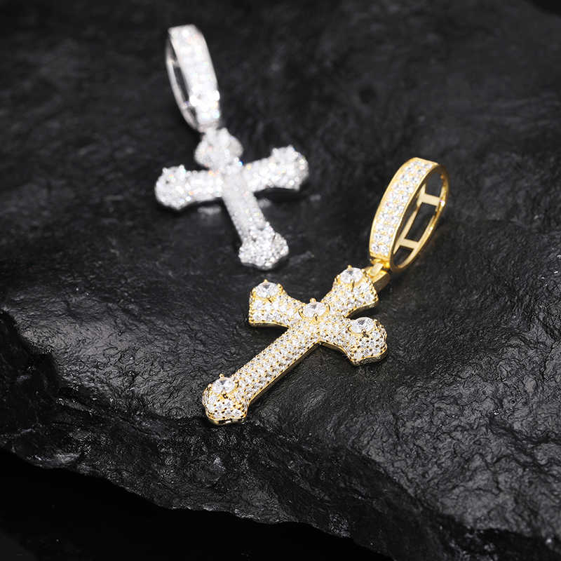 COLGANTE DE CRUZ MOISSANITA VVS - PLATA 925 - ORO BLANCO - Bling del Barrio