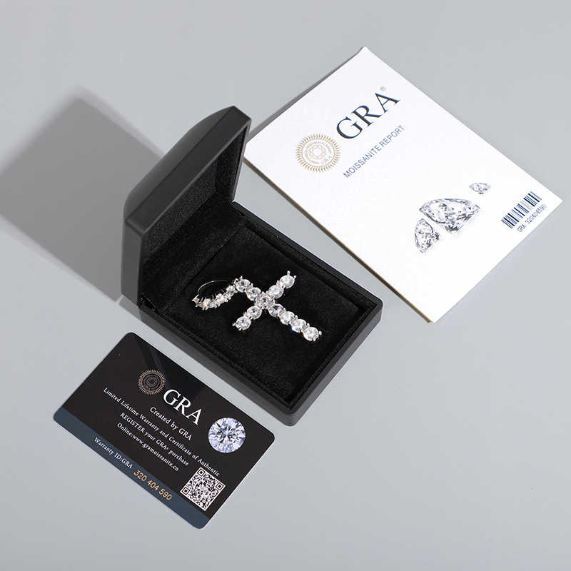 COLGANTE DE CRUZ MOISSANITA VVS - PLATA 925 - ORO BLANCO - Bling del Barrio