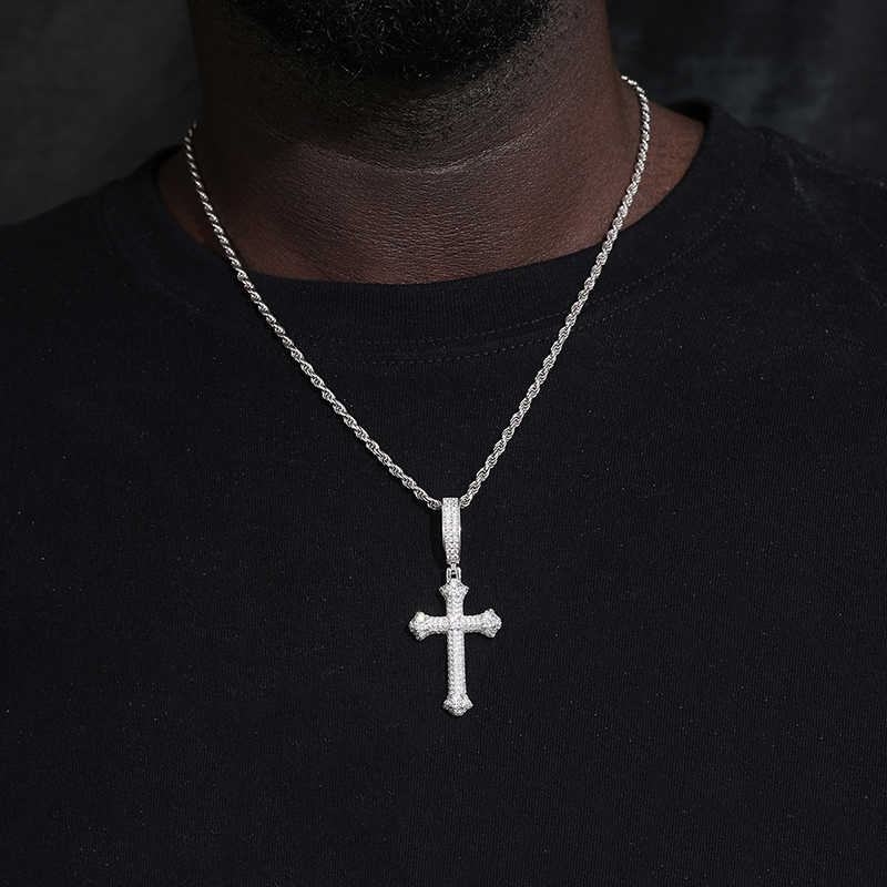 COLGANTE DE CRUZ MOISSANITA VVS - PLATA 925 - ORO BLANCO - Bling del Barrio