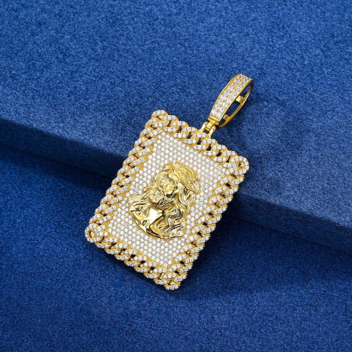 COLGANTE DE JESÚS EN PLATA 925 Y ORO 18K CON MOISSANITAS - Bling del Barrio