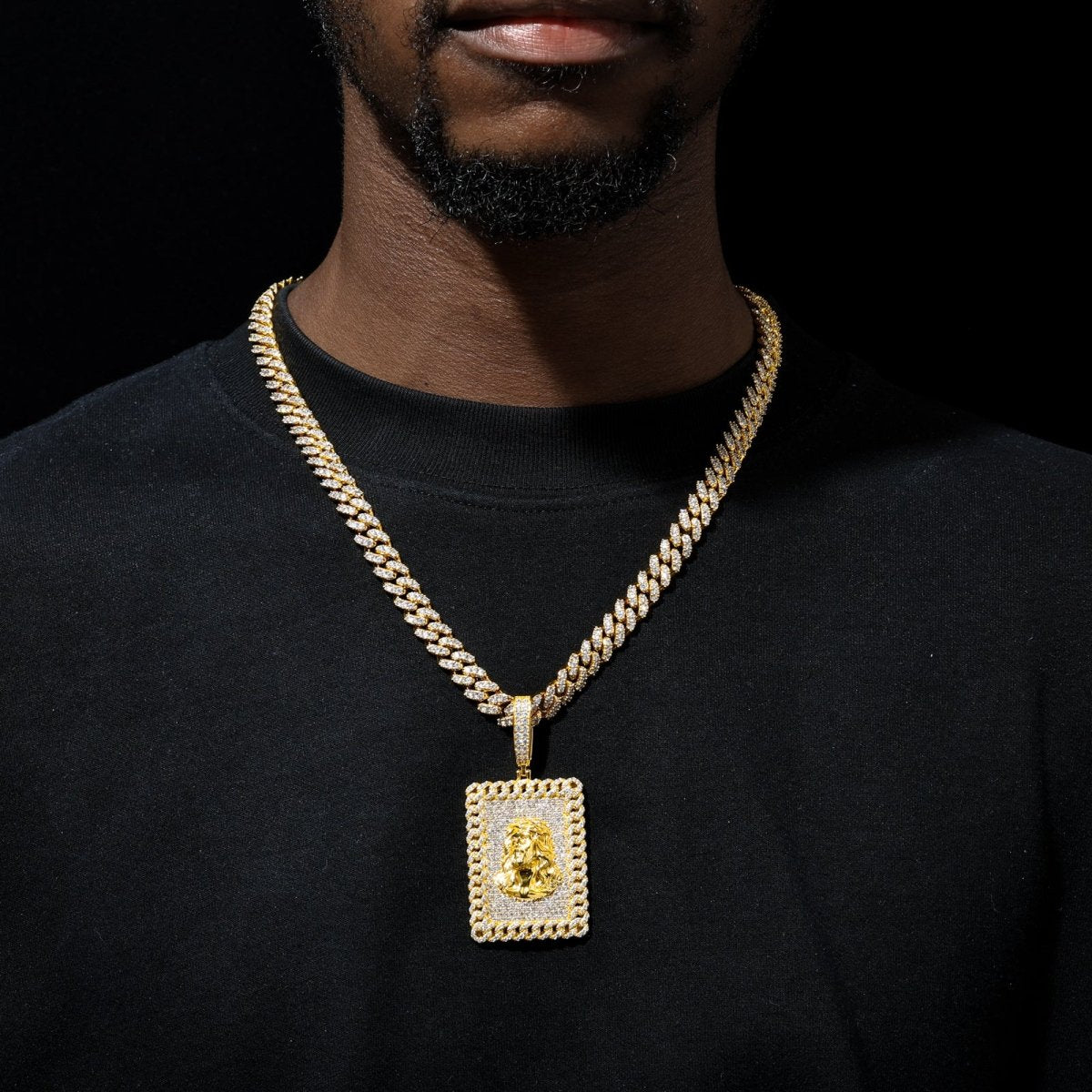 COLGANTE DE JESÚS EN PLATA 925 Y ORO 18K CON MOISSANITAS - Bling del Barrio