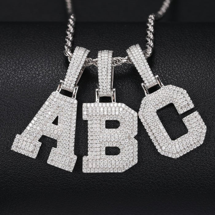 COLGANTE DE LETRA INICIAL A - Z MOISSANITA VVS - ORO BLANCO - PLATA 925 - Bling del Barrio