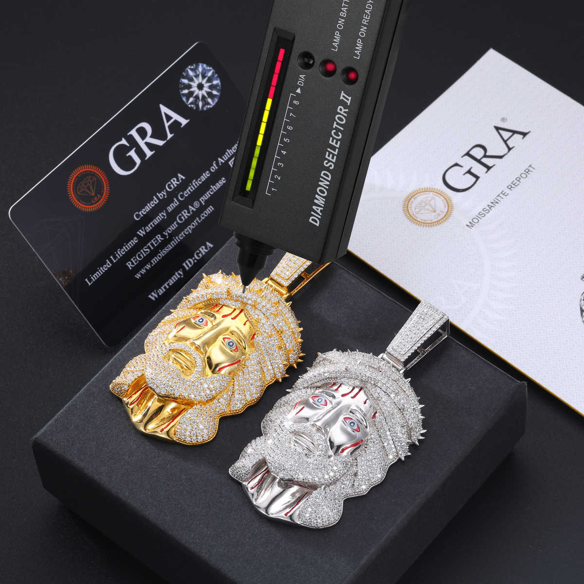 COLGANTE DE MOISSANITA VVS CABEZA DE JESÚS CON CORONA DE ESPINAS - PLATA 925 - ORO BLANCO/ORO - Bling del Barrio