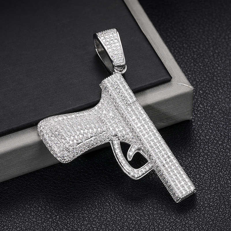 COLGANTE DE PISTOLA MOISSANITA VVS - PLATA 925 - ORO BLANCO - Bling del Barrio