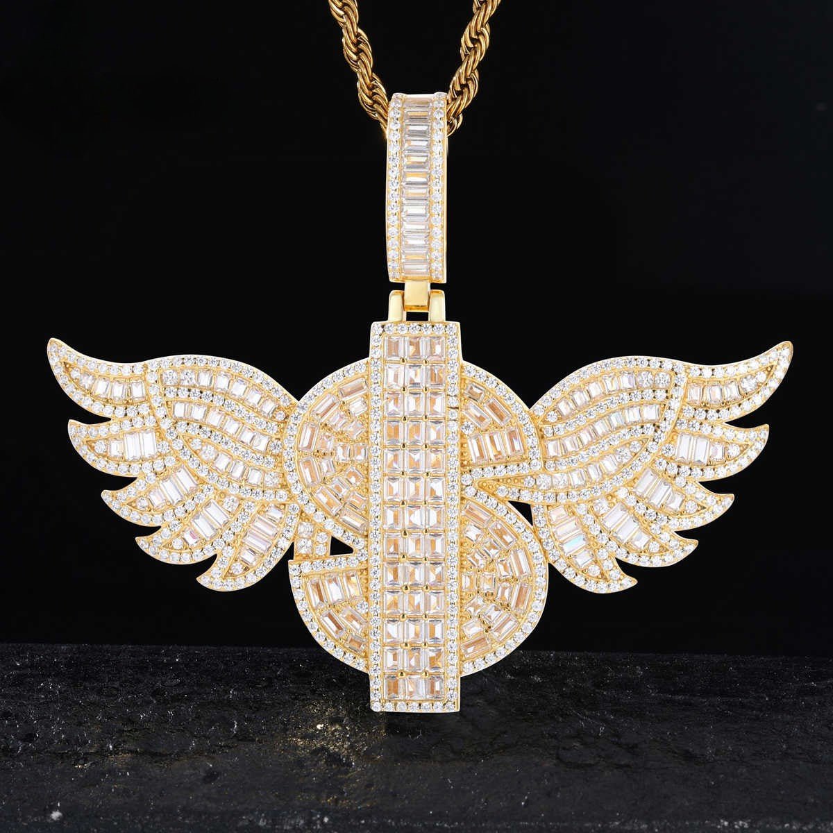 COLGANTE DOLLAR WINGS CON MOISSANITA VVS EN PLATA 925 - ORO BLANCO/ORO - Bling del Barrio