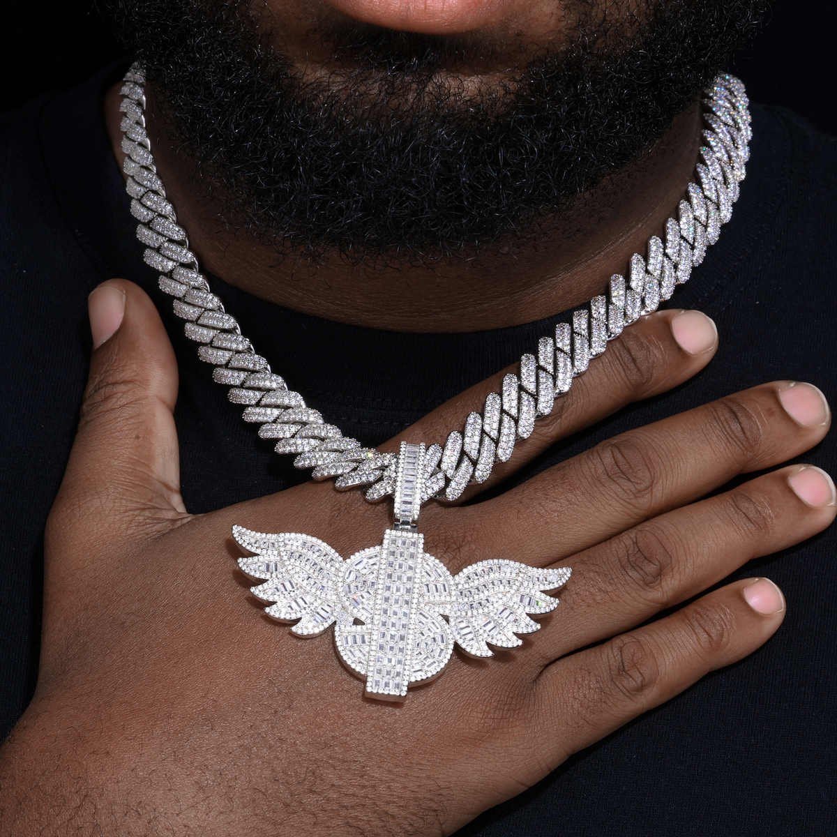 COLGANTE DOLLAR WINGS CON MOISSANITA VVS EN PLATA 925 - ORO BLANCO/ORO - Bling del Barrio