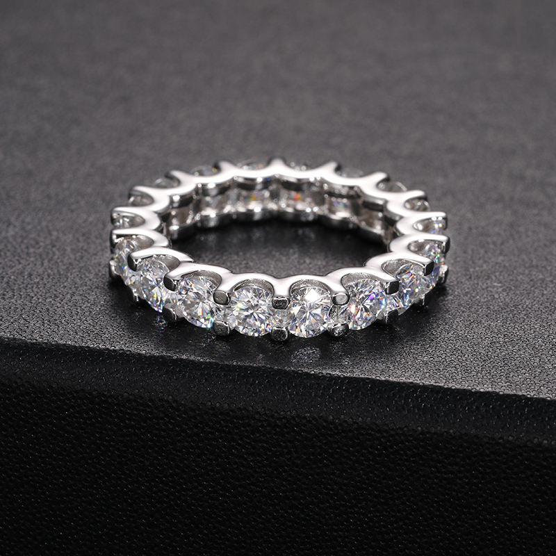 Anillo de Estilo Infinite Moissanita VVS Y Oro Blanco