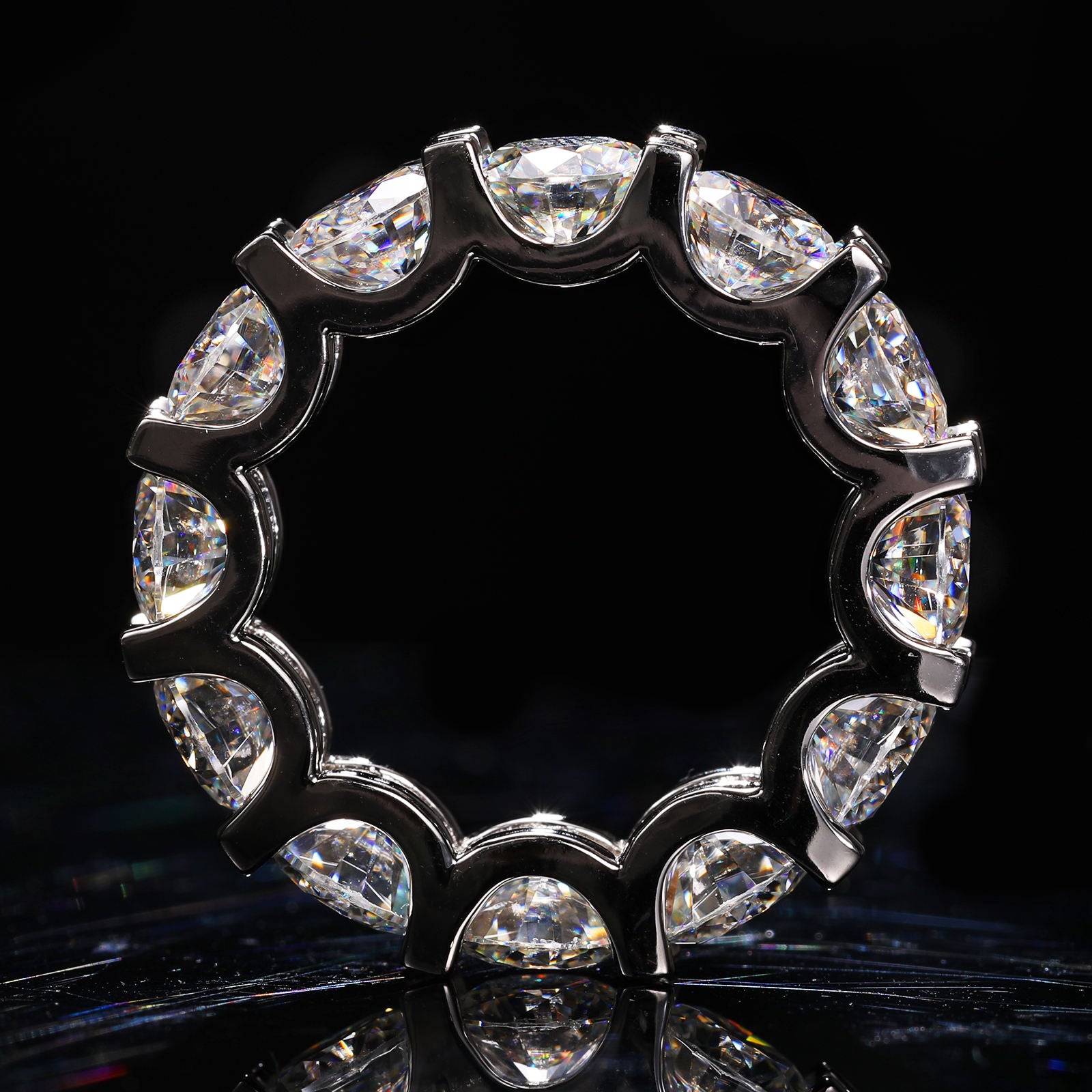 Anillo de Estilo Infinite Moissanita VVS Y Oro Blanco