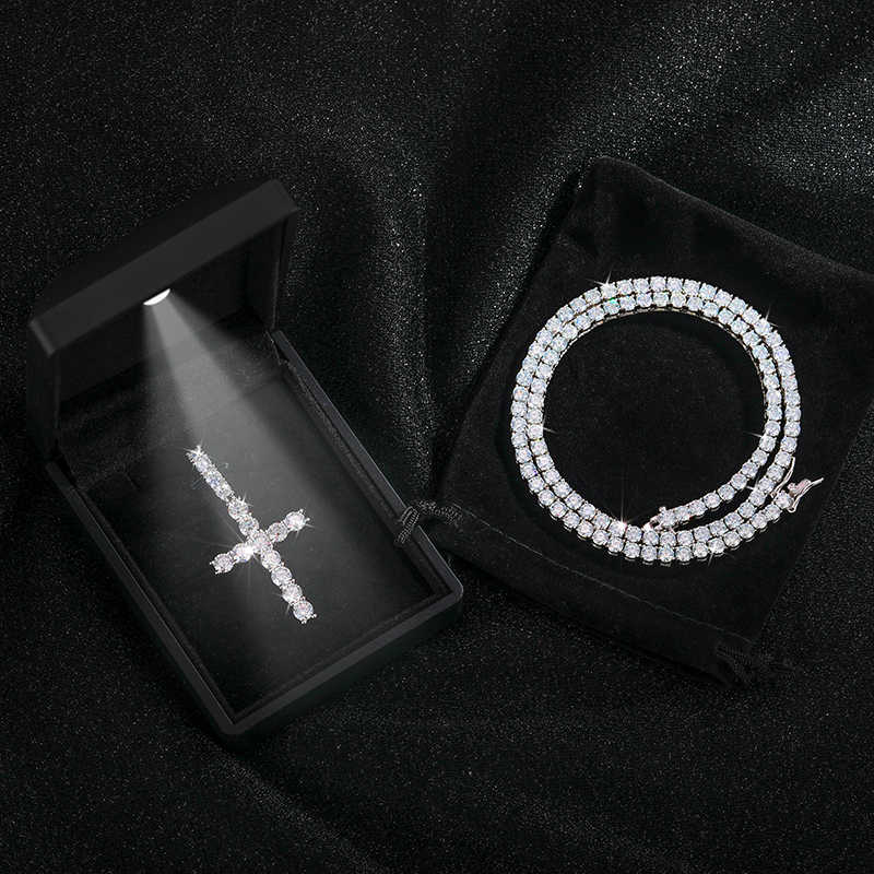 JUEGO DE JOYERÍA: CADENA TENIS DE 4MM + COLGANTE DE CRUZ MOISSANITA VVS - PLATA 925 - ORO BLANCO - Bling del Barrio