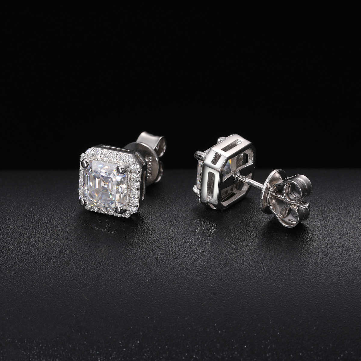 PENDIENTES DE TUERCA CON MOISSANITA VVS CORTE RECTANGULAR - PLATA 925 - ORO BLANCO - Bling del Barrio