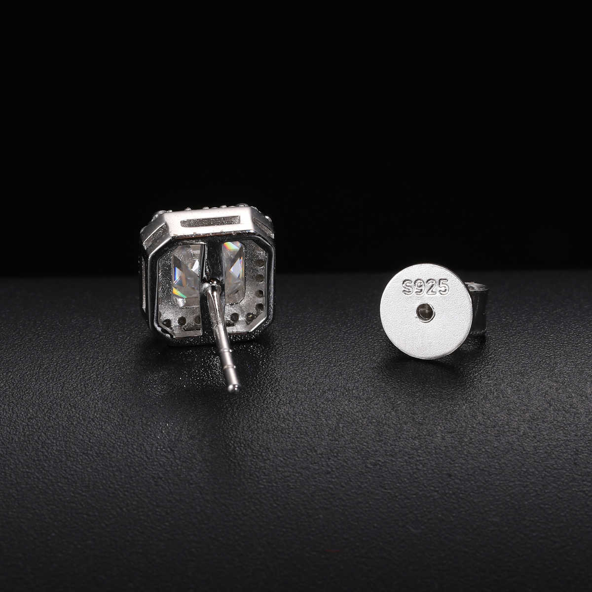 PENDIENTES DE TUERCA CON MOISSANITA VVS CORTE RECTANGULAR - PLATA 925 - ORO BLANCO - Bling del Barrio