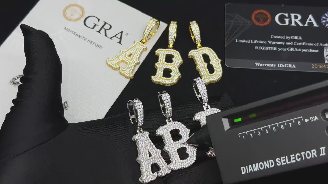 COLGANTE DE LETRA INICIAL A-Z MOISSANITA VVS - PLATA 925 - ORO BLANCO/ORO - Bling del Barrio