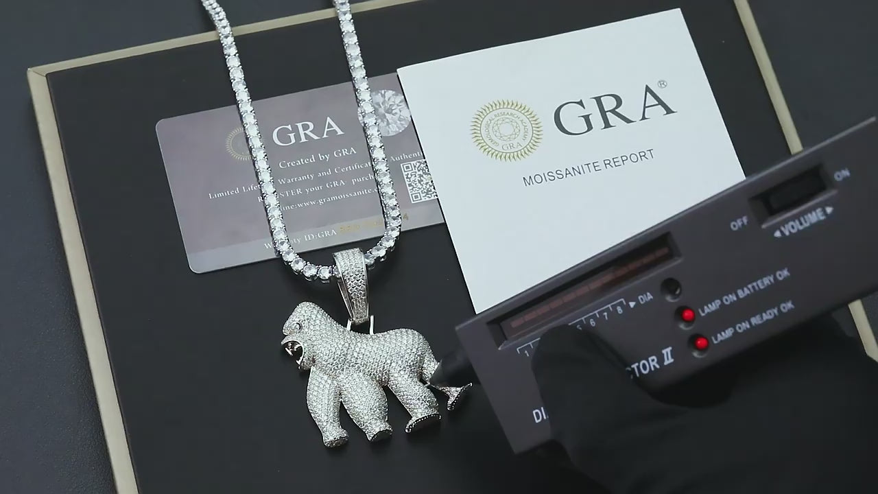 COLGANTE DE GORILA CON MOISSANITA VVS - ORO BLANCO - PLATA 925 - Bling del Barrio