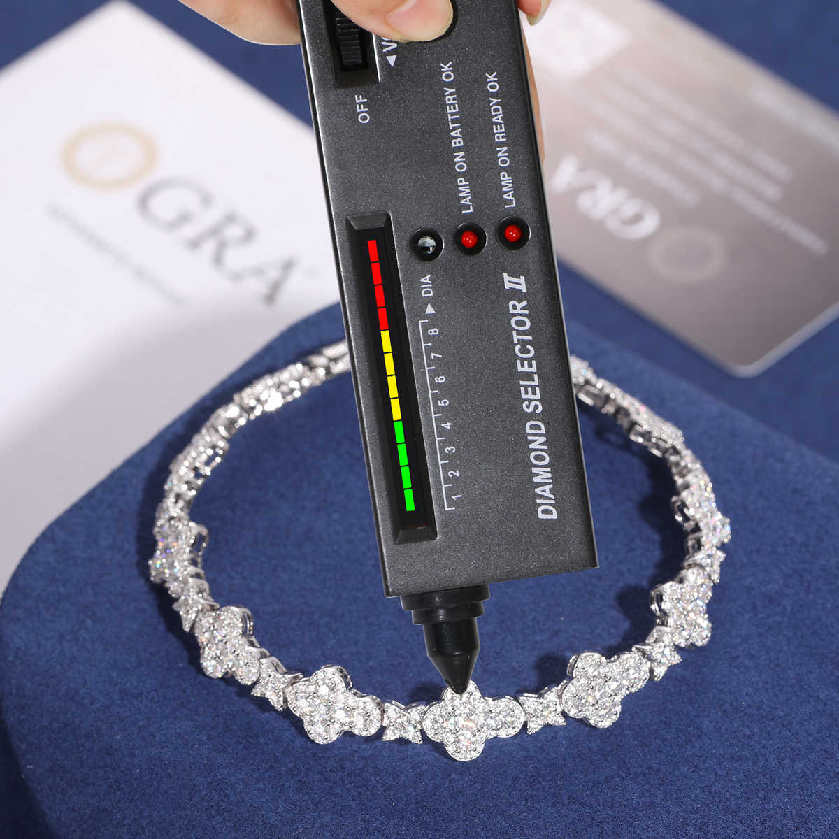 PULSERA ESLABONES CRUZADOS CON ESTRELLAS DE MOISSANITA VVS - PLATA 925 - ORO BLANCO - Bling del Barrio