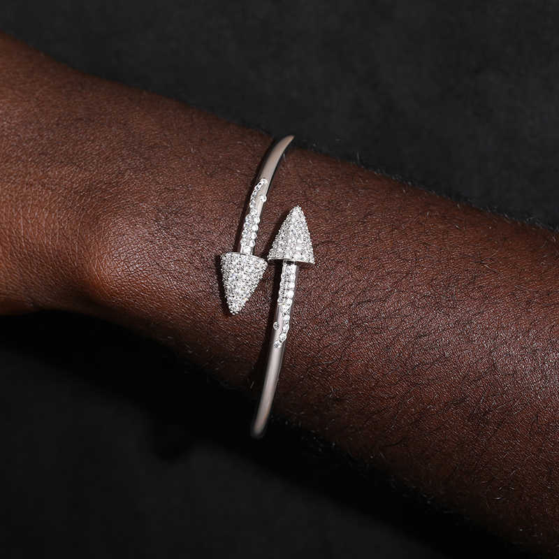 PULSERA RÍGIDA DE FLECHAS MOISSANITA VVS - PLATA 925 - ORO BLANCO - Bling del Barrio