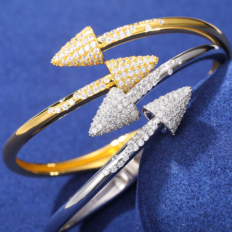 PULSERA RÍGIDA DE FLECHAS MOISSANITA VVS - PLATA 925 - ORO BLANCO - Bling del Barrio