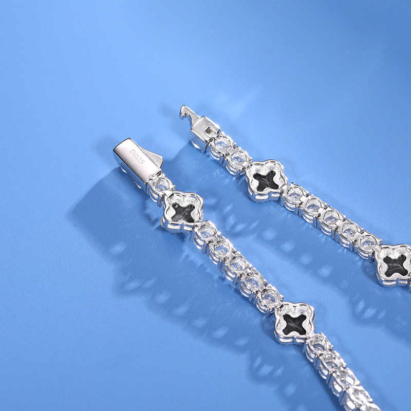 PULSERA TENIS DE MOISSANITA VVS NEGRA CON TRÉBOL 8mm - PLATA 925 - ORO BLANCO - Bling del Barrio